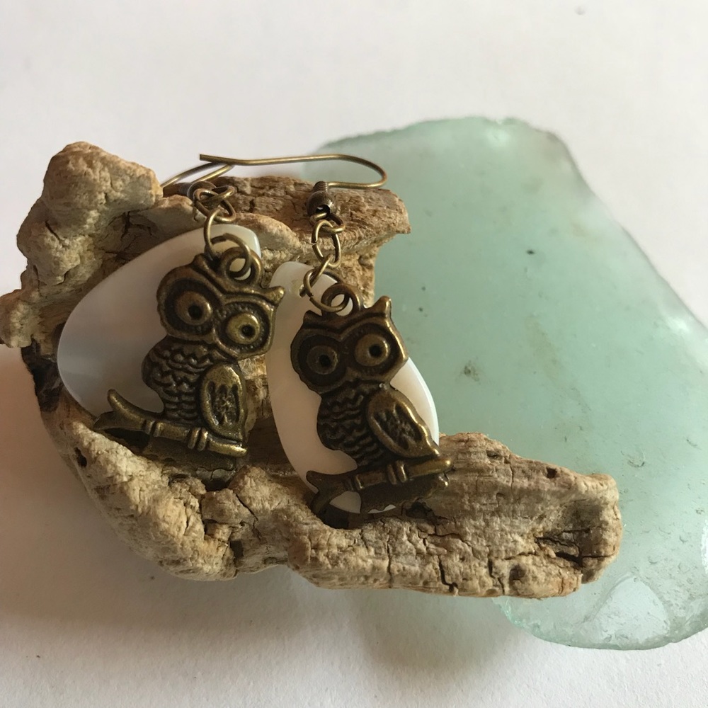 Handmade ✨ Seashell Owl Boho Earrings - Coastal Charm with Bronze Wisdom